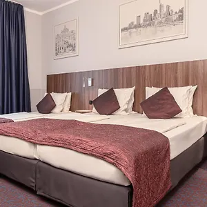Отель Ramada By Wyndham Frankfurt Station, Франкфурт-на-Майне